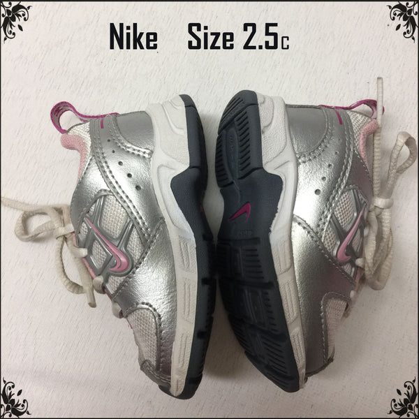 Baby Girls NIKE Sneakers Size 2.5c - Very Clean Look NEW