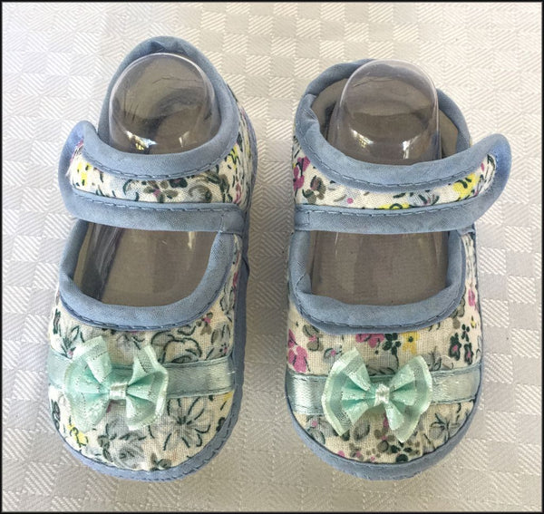 BABY GIRL FLOWERED SHOES - Lovely Soft Sole with BOWS - Size 2 & 3 BRAND NEW