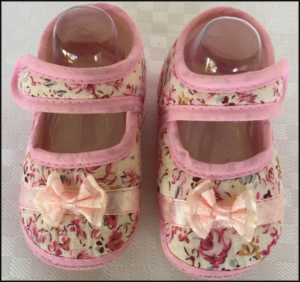 BABY GIRL FLOWERED SHOES - Lovely Soft Sole with BOWS - Size 2 & 3 BRAND NEW